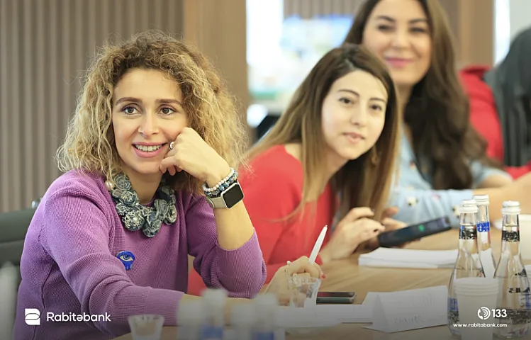 “Biznesdə qadınların gücü” layihəsi çərçivəsində təlimlər davam edir (R)