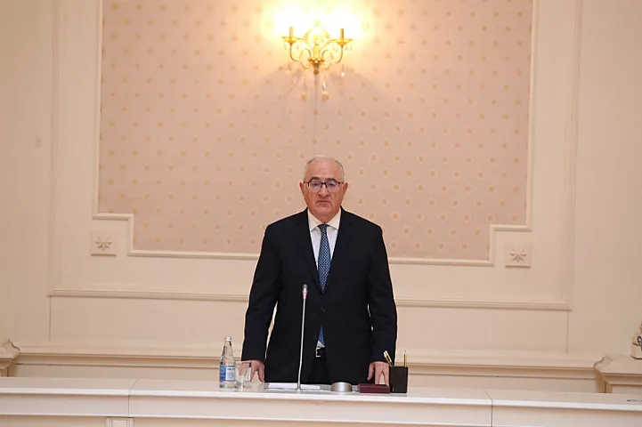 Ramiz Rzayev yola salındı<span style="color: #ff0000;"> (FOTOLAR)</span>
