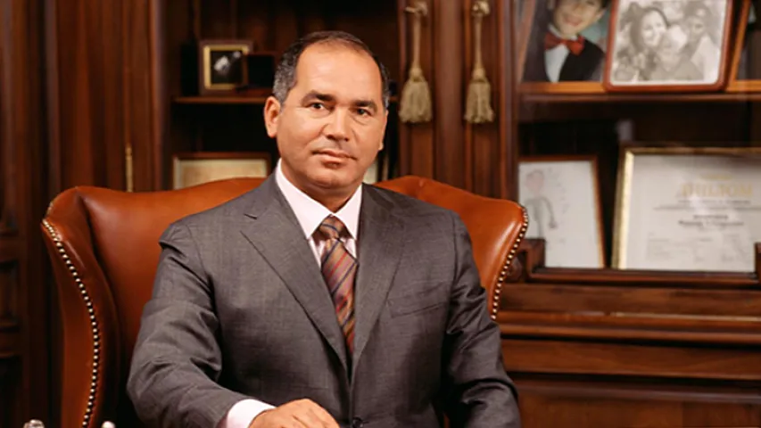 Azərbaycanlı milyarder Putini tənqid etdi