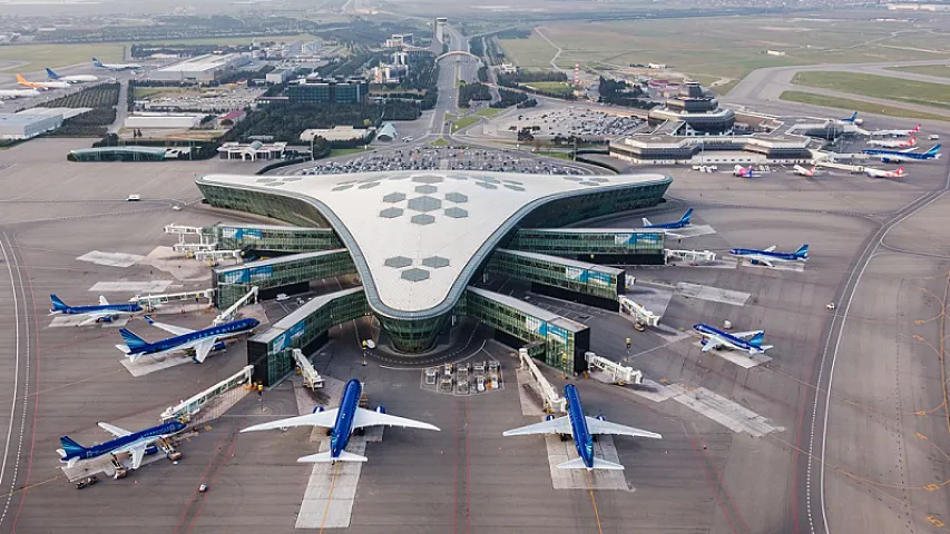 Azərbaycanda hava nəqliyyatı ilə səyahət edənlərin sayı 30 faizdən çox artıb