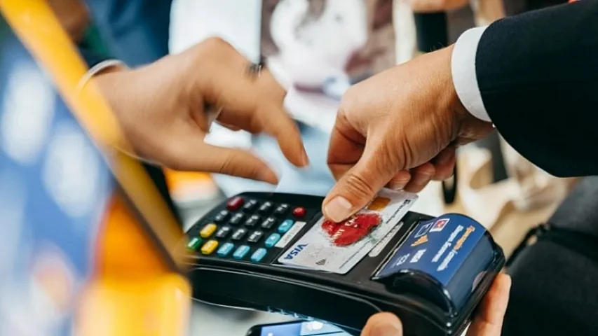 Hansı hesablaşmalar mütləq olaraq nağdsız qaydada həyata keçirilməlidir?