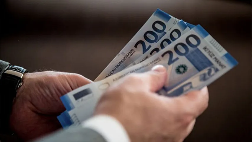 Bakıda orta aylıq əməkhaqqı 1 200 manata yaxınlaşır