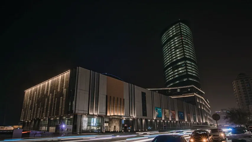 Bakıda nəhəng alış-veriş mərkəzi - "Crescent Mall" açılır