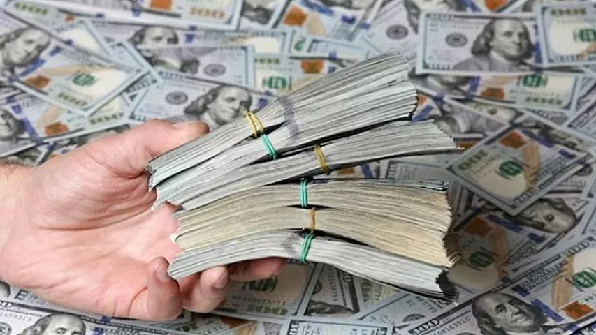 Azərbaycanlı biznesmen Rusiyanın ən zəngin adamı oldu