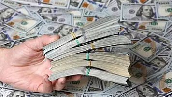 Azərbaycanlı biznesmen Rusiyanın ən zəngin adamı oldu