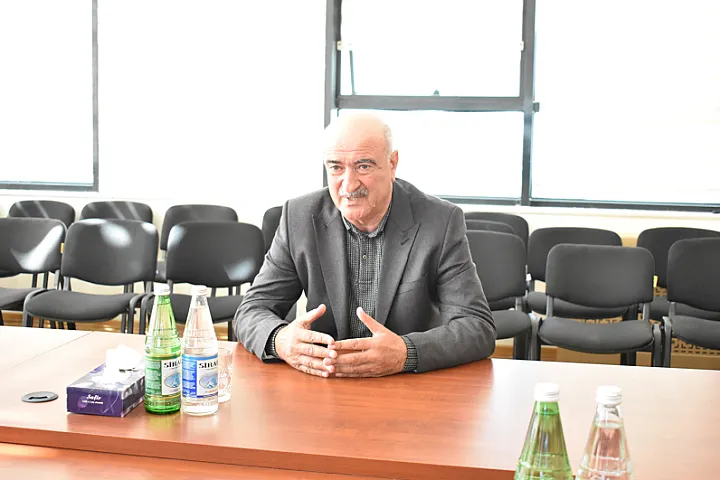 Sərdar Hacıyev Qəbələdə vətəndaşları qəbul etdi