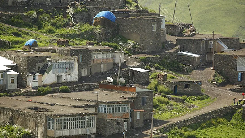 Azərbaycanda bu kənddəki tarixi evlər bərpa olunacaq