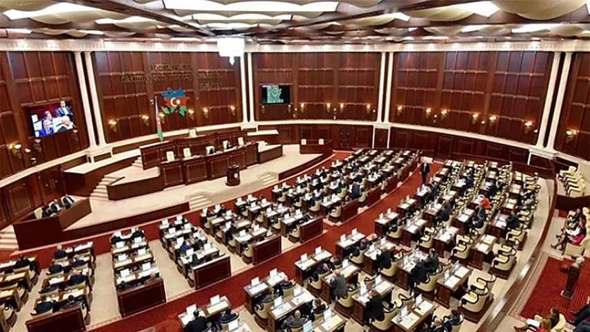 Milli Məclis buraxıldı, növbədənkənar seçkinin vaxtı təyin edildi - RƏSMİ