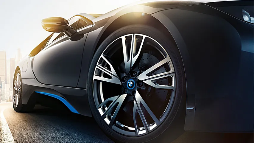 BMW 400 minə yaxın avtomobili geri çağırır