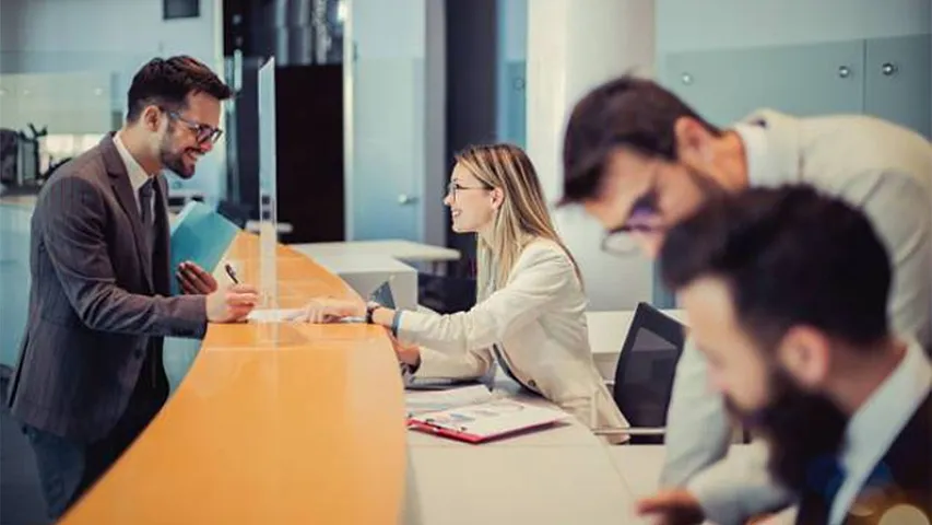 Özəl sektorda çalışanların sayı artıb, dövlət sektorunda çalışanların sayı isə azalıb