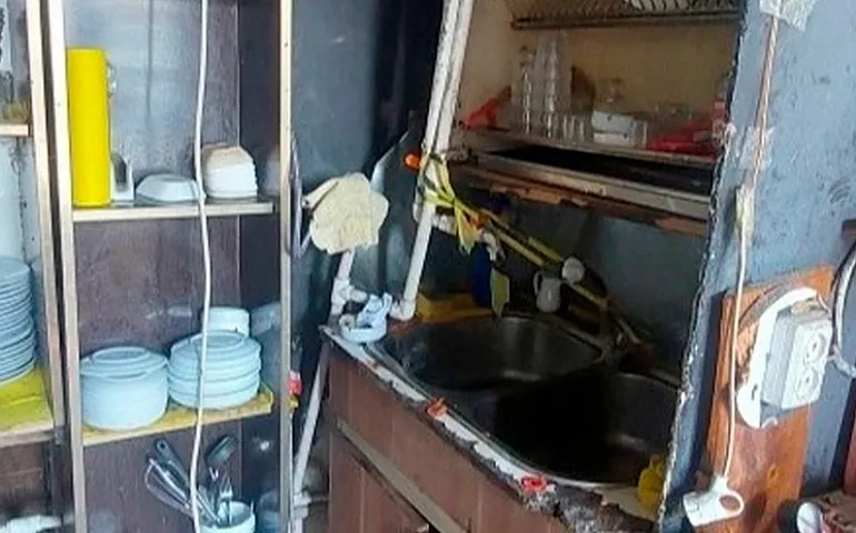 Bakıda restoran sanitariya qaydalarını pozduğuna görə bağlanıb