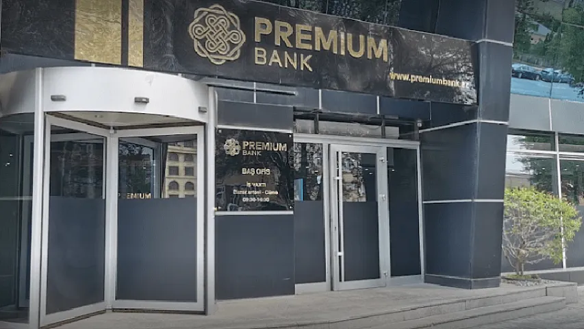 &ldquo;Premium Bank&rdquo;ın depozitlərində 38 milyon manatlıq &ldquo;ərimə&rdquo; - Şirkətlər depozitlərini çəkirlər