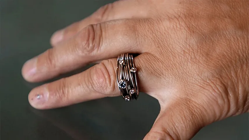 Rusiyalılar vəfat etmiş yaxınlarının külünü həqiqi brilyantlara çevirirlər: Qiymət açıqlandı