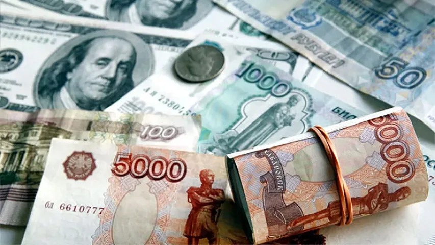 Dolların 100 rubla nə vaxt çatacağı məlum oldu