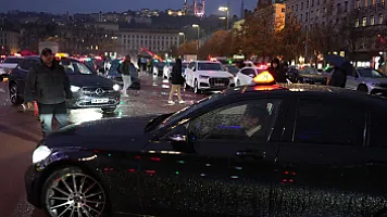 Fransada taksi sürücüləri tibbi tariflərin azaldılmasına etiraz edir