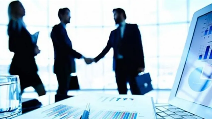 Özəl sektorda çalışanlar dövlət sektorundan çoxdur - Rəsmi