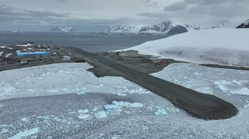 Dünyanın kənarında işləmək: Antarktidada aşpaz və elektrik işçiləri axtarılır