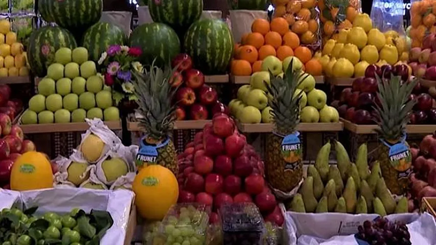 Bakıda bazarda 200 manata meyvə satılır (VİDEO)