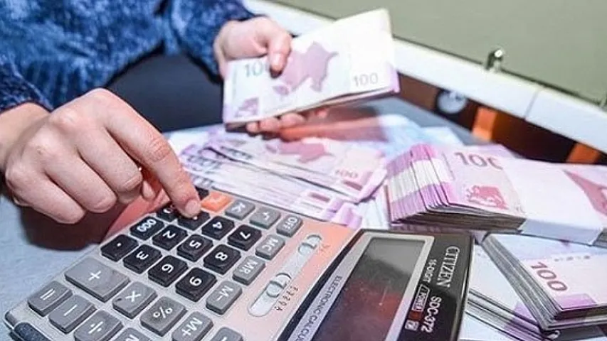 <span><span><span><span><span><span>Bir bank sahibkara 5 000, digəri 10 000 manat kredit ayırır - Meyarlar</span></span></span></span></span></span>