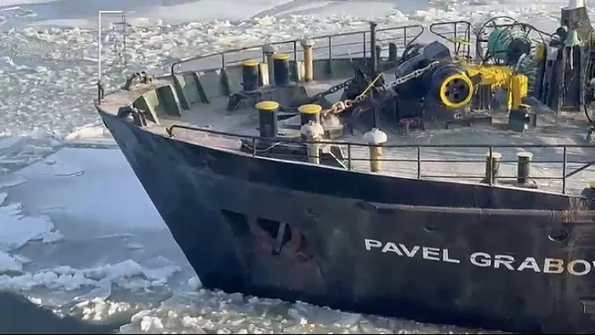 Azov dənizində azərbaycanlıların olduğu gəmi batır - VİDEO