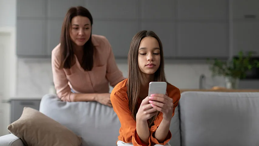 &quot;Google&quot; uşaqlar üçün &quot;Gemini&quot; neyron şəbəkə versiyasını təqdim edəcək