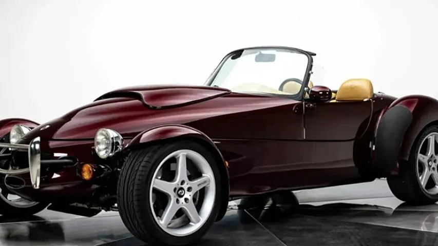 Nadir idman avtomobili hərraca çıxarıldı