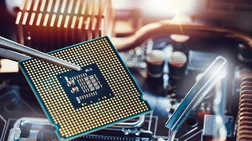 Kvant çipləri istehsalında yarış başlayıb