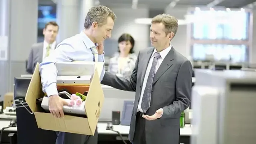 Azərbaycanda məşhur tikinti şirkəti bağlanır, əməkdaşları işdən çıxarılır