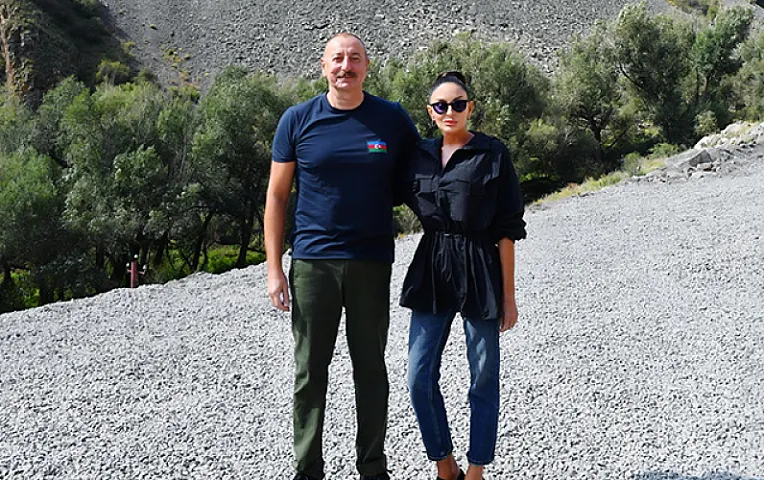 Prezident və xanımı Şuşada açılışda iştirak etdi