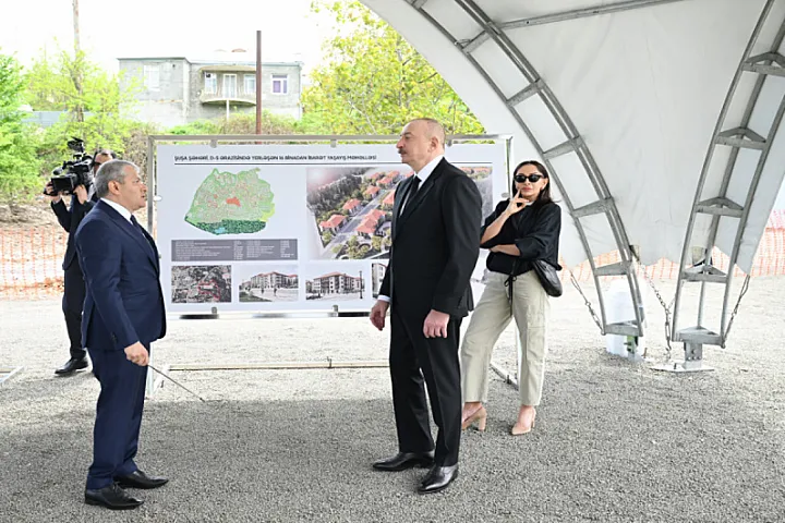 Bakıda "Şəki" restoranı sökülür