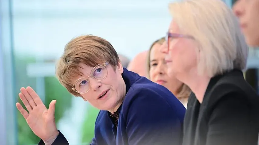 Almaniyada iqtisadi böhran dərinləşir: "İllərdir real qərarlardan qaçırıq