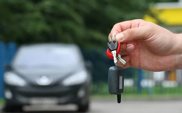 Bu Mərkəz 52 min manatlıq avtomobil alır