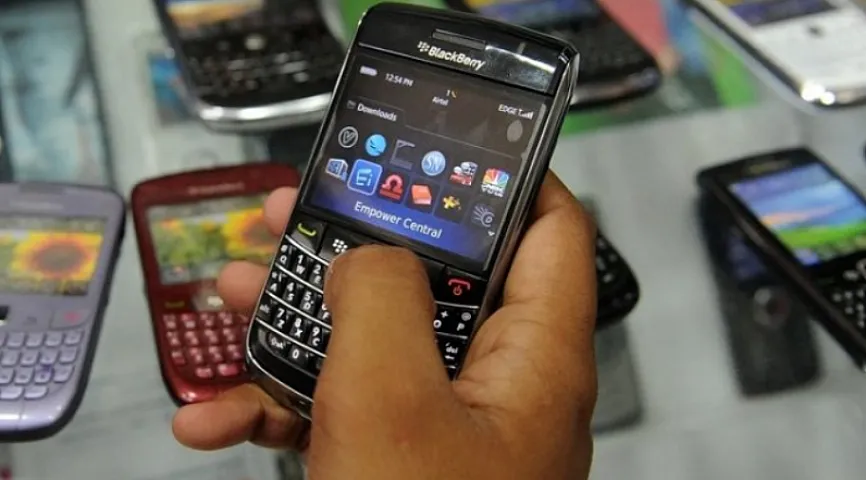 Z nəsli düyməli telefonlara qayıdır