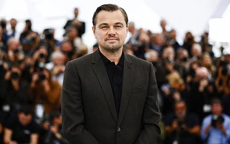 Dəniz mənzərəli evini 23 milyon dollara satışa çıxardı