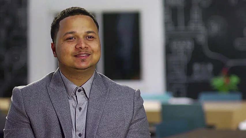 9 yaşında kompüter təmir etməyə başladı, 21 yaşında şirkət qurdu - Gənc sahibkarın uğur hekayəsi